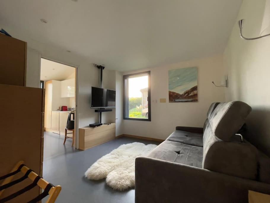Gite De Charme 5 Etoiles Pour Couple Avec Sauna Et Jacuzzi Exterieurs Privatifs Peaugres Bagian luar foto