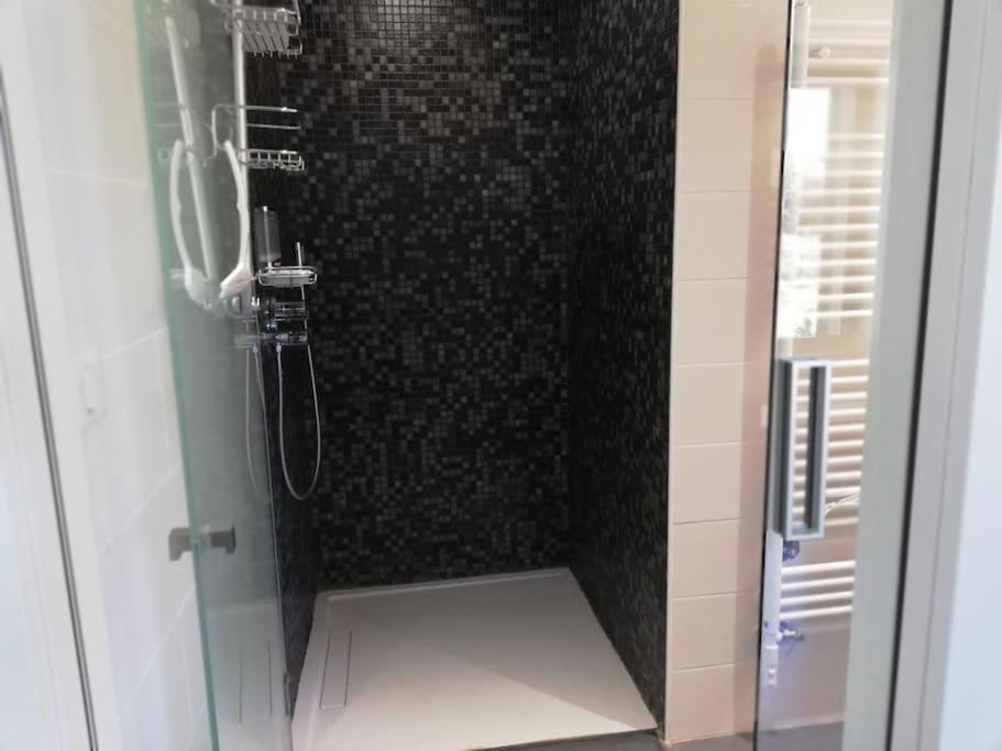 Gite De Charme 5 Etoiles Pour Couple Avec Sauna Et Jacuzzi Exterieurs Privatifs Peaugres Bagian luar foto